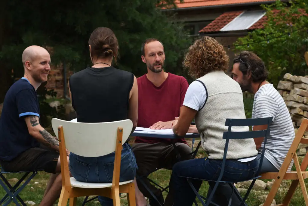 Wenn die Gruppe baut: Warum Projektsteuerung immer Gruppensteuerung ist